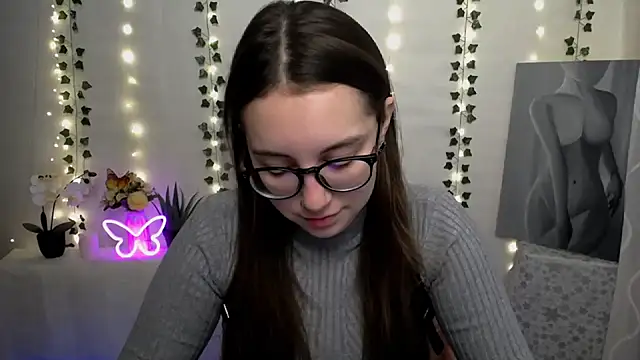 SweetPrincess  online show from March 3, 2025, 6:42 am