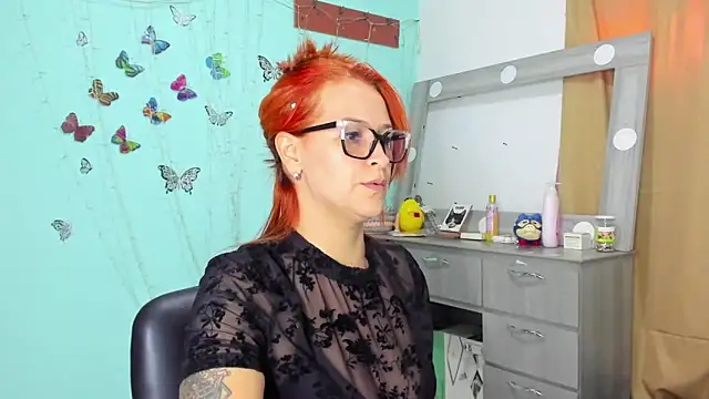 Britney taylor  online show from September 19, 2025, 7:07 pm