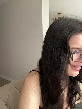 little belucci online show from June 6, 2026, 12:54 pm