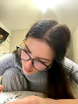 little belucci online show from November 29, 2025, 2:50 pm