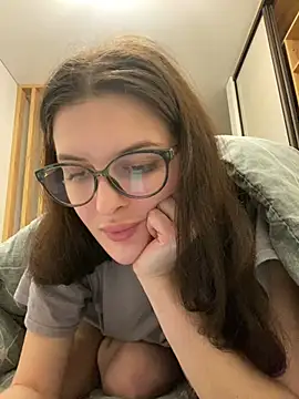 Snapshot of little_belucci chatting on February 7, 2025, 6:24 pm little belucci online show from February 7, 2025, 6:24 pm