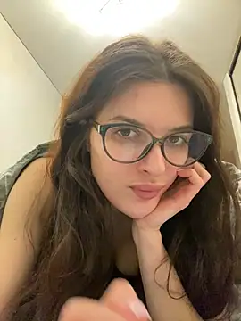 Snapshot of little_belucci chatting on February 12, 2025, 7:13 pm little belucci online show from February 12, 2025, 7:13 pm