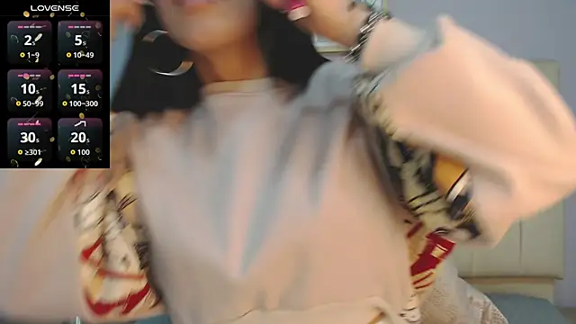 Snapshot of amy_le01 chatting on October 20, 2025, 1:33 pm amy le01 online show from October 20, 2025, 1:33 pm