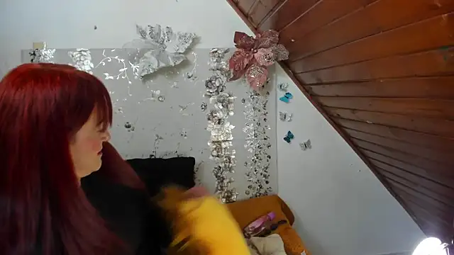 Hannaa32 online show from February 26, 2025, 7:42 pm