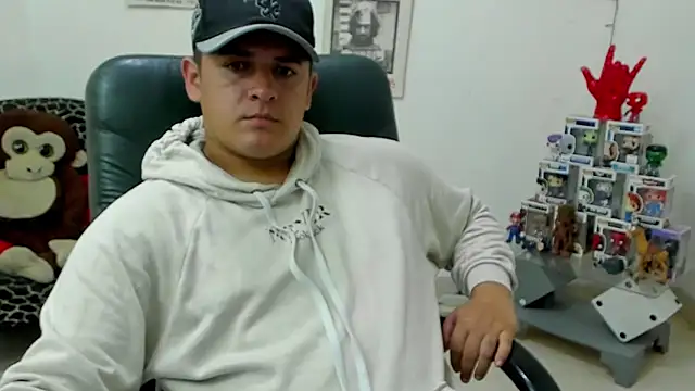 Snapshot of ney_22 chatting on February 18, 2025, 8:47 pm ney 22 online show from February 18, 2025, 8:47 pm