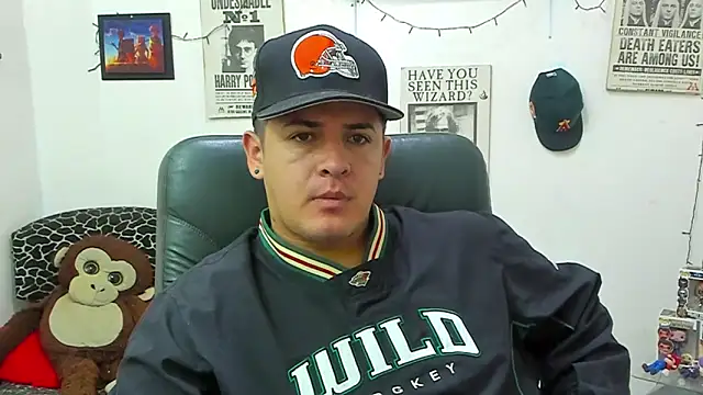 Snapshot of ney_22 chatting on March 15, 2025, 3:06 pm ney 22 online show from March 15, 2025, 3:06 pm