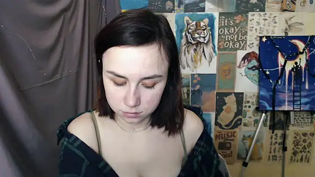 Snapshot of VeryVeryVeryShy_ chatting on February 19, 2025, 9:50 am VeryVeryVeryShy  online show from February 19, 2025, 9:50 am