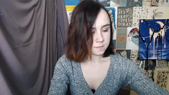 Snapshot of VeryVeryVeryShy_ chatting on February 21, 2025, 6:40 am VeryVeryVeryShy  online show from February 21, 2025, 6:40 am