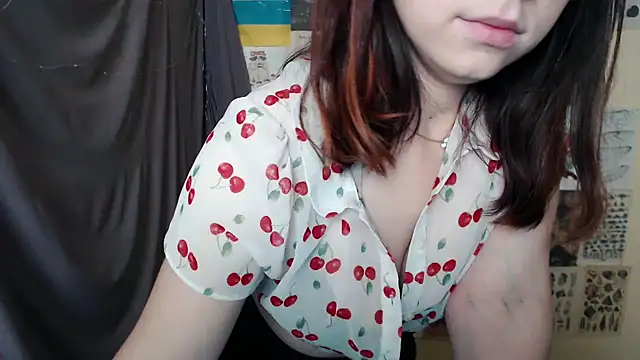 Snapshot of VeryVeryVeryShy_ chatting on September 17, 2025, 4:25 am VeryVeryVeryShy  online show from September 17, 2025, 4:25 am