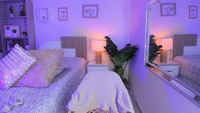 Snapshot of little_antonela chatting on February 26, 2025, 5:21 pm little antonela online show from February 26, 2025, 5:21 pm