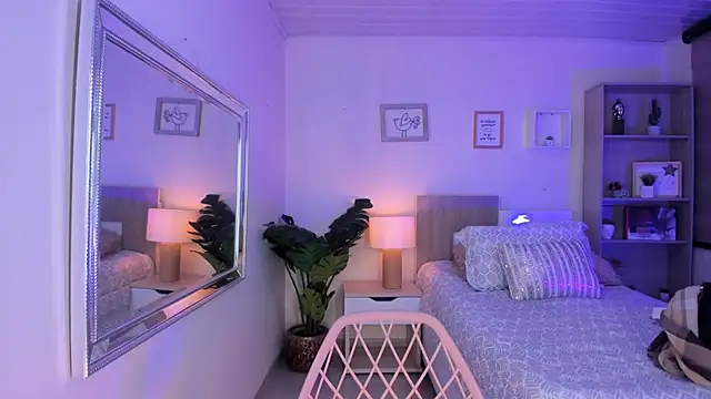 Snapshot of little_antonela chatting on March 14, 2025, 3:36 pm little antonela online show from March 14, 2025, 3:36 pm