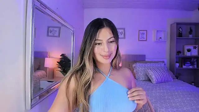 Snapshot of little_antonela chatting on March 12, 2025, 3:29 pm little antonela online show from March 12, 2025, 3:29 pm