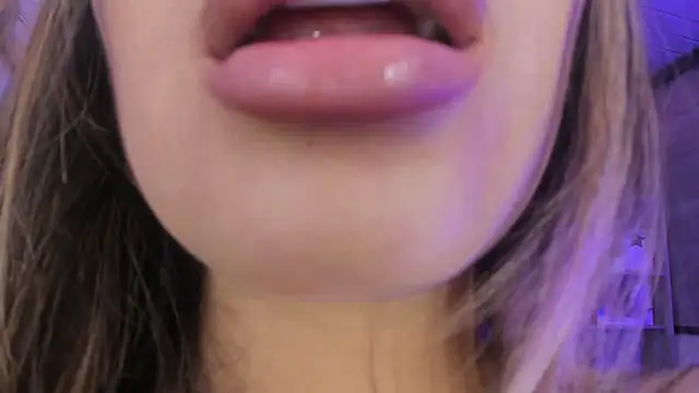 Snapshot of little_antonela chatting on March 19, 2025, 6:55 pm little antonela online show from March 19, 2025, 6:55 pm