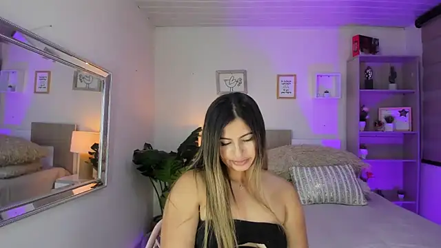 Snapshot of little_antonela chatting on February 17, 2025, 2:17 pm little antonela online show from February 17, 2025, 2:17 pm