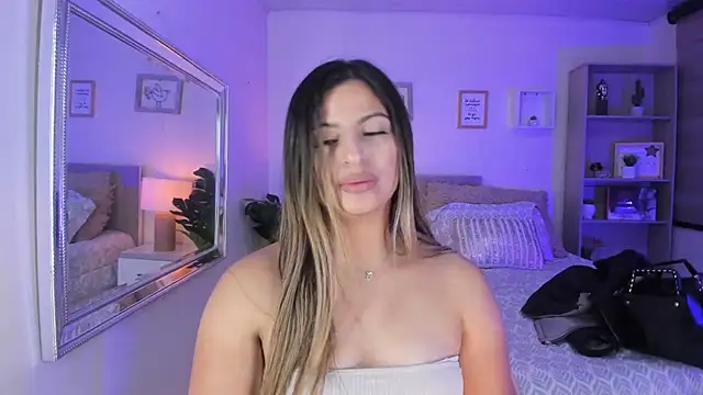 Snapshot of little_antonela chatting on March 7, 2025, 6:00 pm little antonela online show from March 7, 2025, 6:00 pm