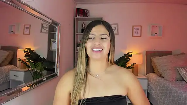 Snapshot of little_antonela chatting on February 4, 2025, 5:12 pm little antonela online show from February 4, 2025, 5:12 pm