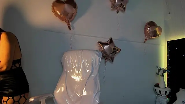 lauren fit online show from November 20, 2025, 4:40 pm