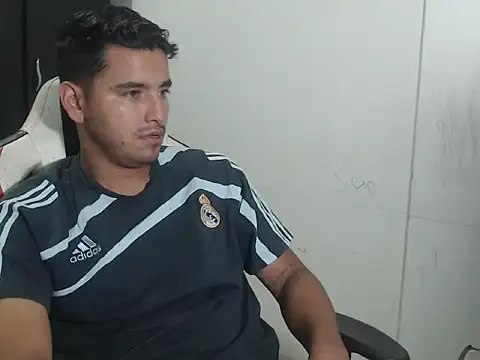 kylian 07 online show from December 5, 2025, 2:43 am