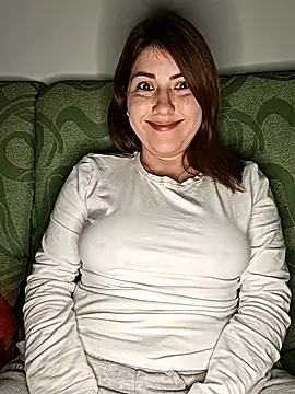 Snapshot of mady_gigi chatting on March 17, 2025, 8:09 pm mady gigi online show from March 17, 2025, 8:09 pm