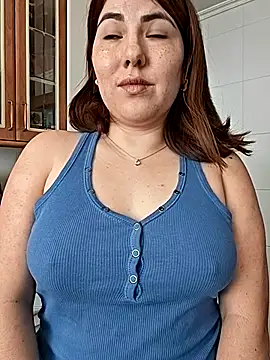 Snapshot of mady_gigi chatting on February 24, 2025, 1:21 pm mady gigi online show from February 24, 2025, 1:21 pm