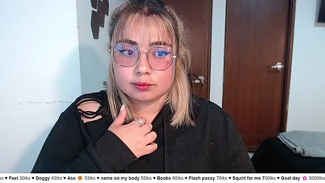 yini angel online show from May 23, 2026, 2:54 am