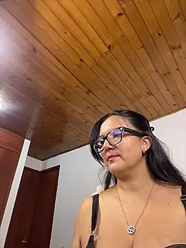 SWEETLILY18 online show from July 14, 2026, 1:39 pm