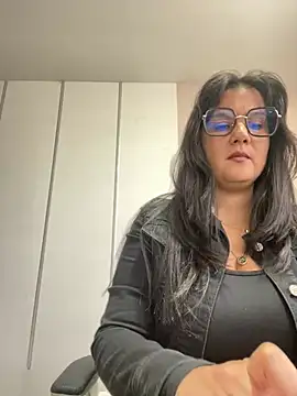 SWEETLILY18 online show from February 19, 2025, 2:33 pm