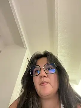 SWEETLILY18 online show from February 18, 2025, 9:42 pm