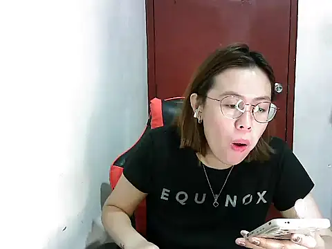 crizzybel online show from February 17, 2025, 4:39 pm