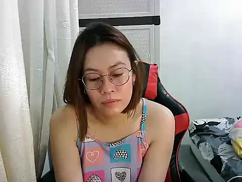 crizzybel online show from March 8, 2025, 3:13 pm