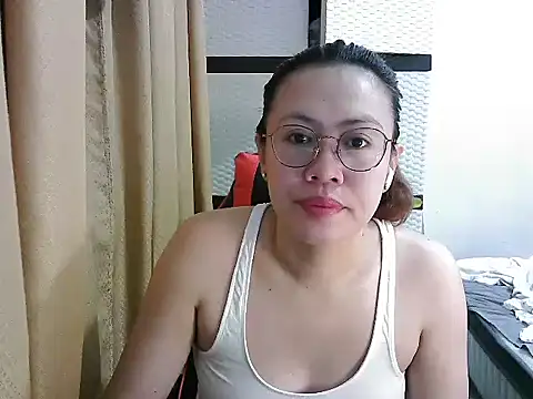 Snapshot of crizzybel chatting on October 3, 2025, 6:09 pm crizzybel online show from October 3, 2025, 6:09 pm