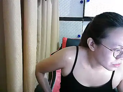 Snapshot of crizzybel chatting on October 23, 2025, 12:59 pm crizzybel online show from October 23, 2025, 12:59 pm