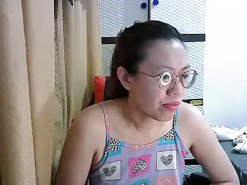 Snapshot of crizzybel chatting on October 25, 2025, 4:22 am crizzybel online show from October 25, 2025, 4:22 am