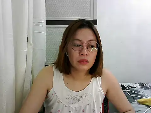 crizzybel online show from March 7, 2025, 3:19 am