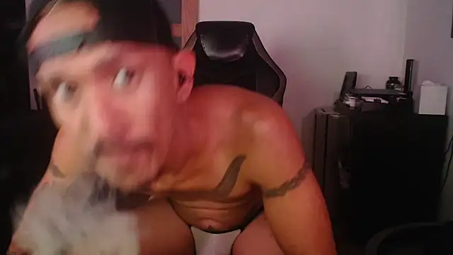 Snapshot of inc25cb@xh chatting on October 3, 2025, 7:21 am inc25cbxh online show from October 3, 2025, 7:21 am