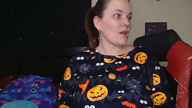 Snapshot of ToxicLilly chatting on October 26, 2025, 8:26 am ToxicLilly online show from October 26, 2025, 8:26 am