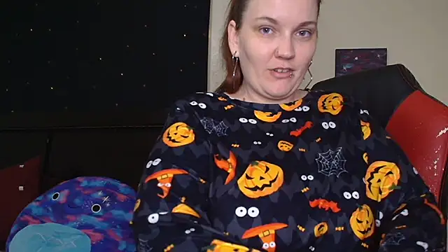 Snapshot of ToxicLilly chatting on October 16, 2025, 7:49 am ToxicLilly online show from October 16, 2025, 7:49 am