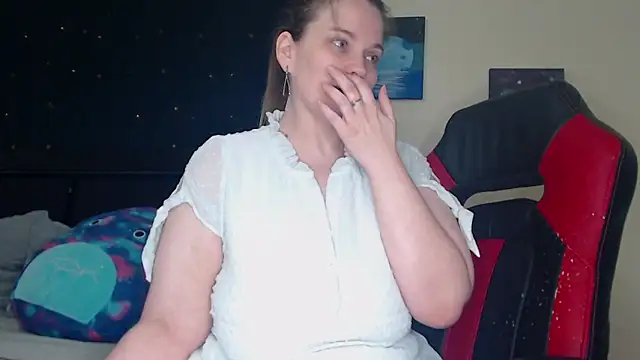 ToxicLilly online show from December 31, 2024, 11:53 am
