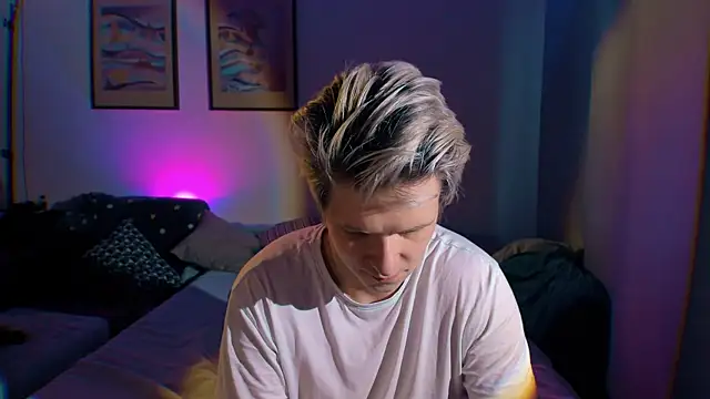 Breston Sweet online show from September 18, 2025, 3:59 pm