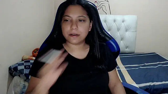 Leylafourniert online show from September 13, 2025, 6:30 pm