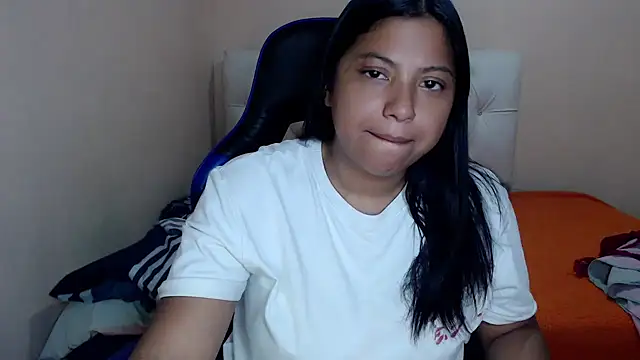 Leylafourniert online show from December 13, 2025, 8:15 pm