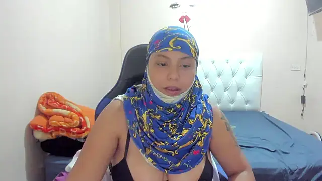 Leylafourniert online show from February 12, 2025, 11:30 pm