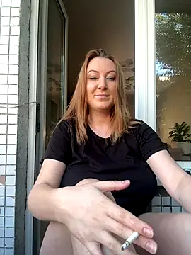 Mira Xo  online show from September 25, 2025, 7:03 am