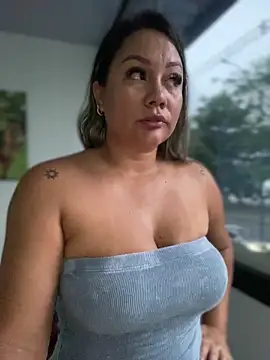 Snapshot of ValeryGrey chatting on February 27, 2025, 11:04 pm ValeryGrey online show from February 27, 2025, 11:04 pm