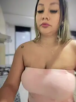 Snapshot of ValeryGrey chatting on March 22, 2025, 10:59 pm ValeryGrey online show from March 22, 2025, 10:59 pm