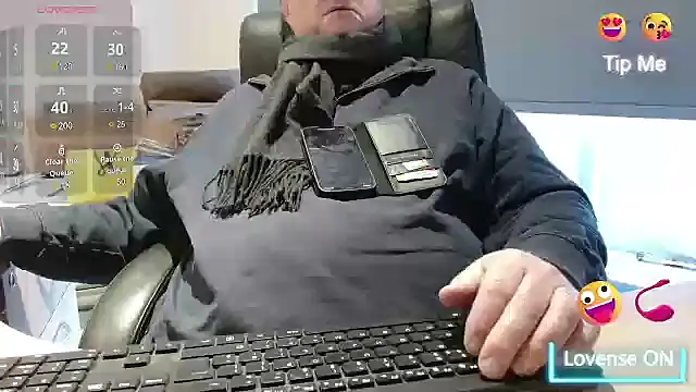 Snapshot of bigbadjon69 chatting on January 7, 2025, 2:30 pm bigbadjon69 online show from January 7, 2025, 2:30 pm