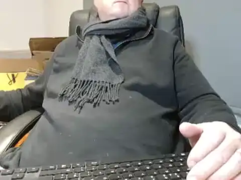 Snapshot of bigbadjon69 chatting on December 29, 2024, 12:20 am bigbadjon69 online show from December 29, 2024, 12:20 am