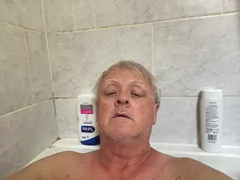 bigbadjon69 online show from May 27, 2026, 11:39 am