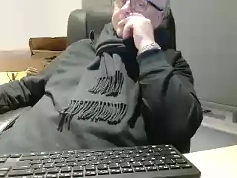 Snapshot of bigbadjon69 chatting on December 30, 2024, 1:48 am bigbadjon69 online show from December 30, 2024, 1:48 am