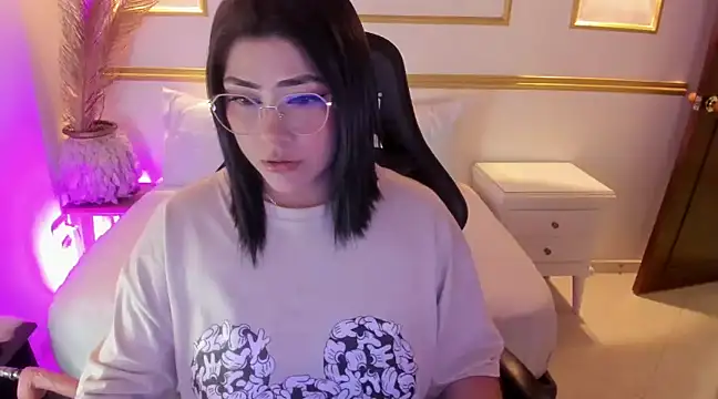 Snapshot of lucy26_ chatting on March 11, 2025, 8:30 am lucy26  online show from March 11, 2025, 8:30 am